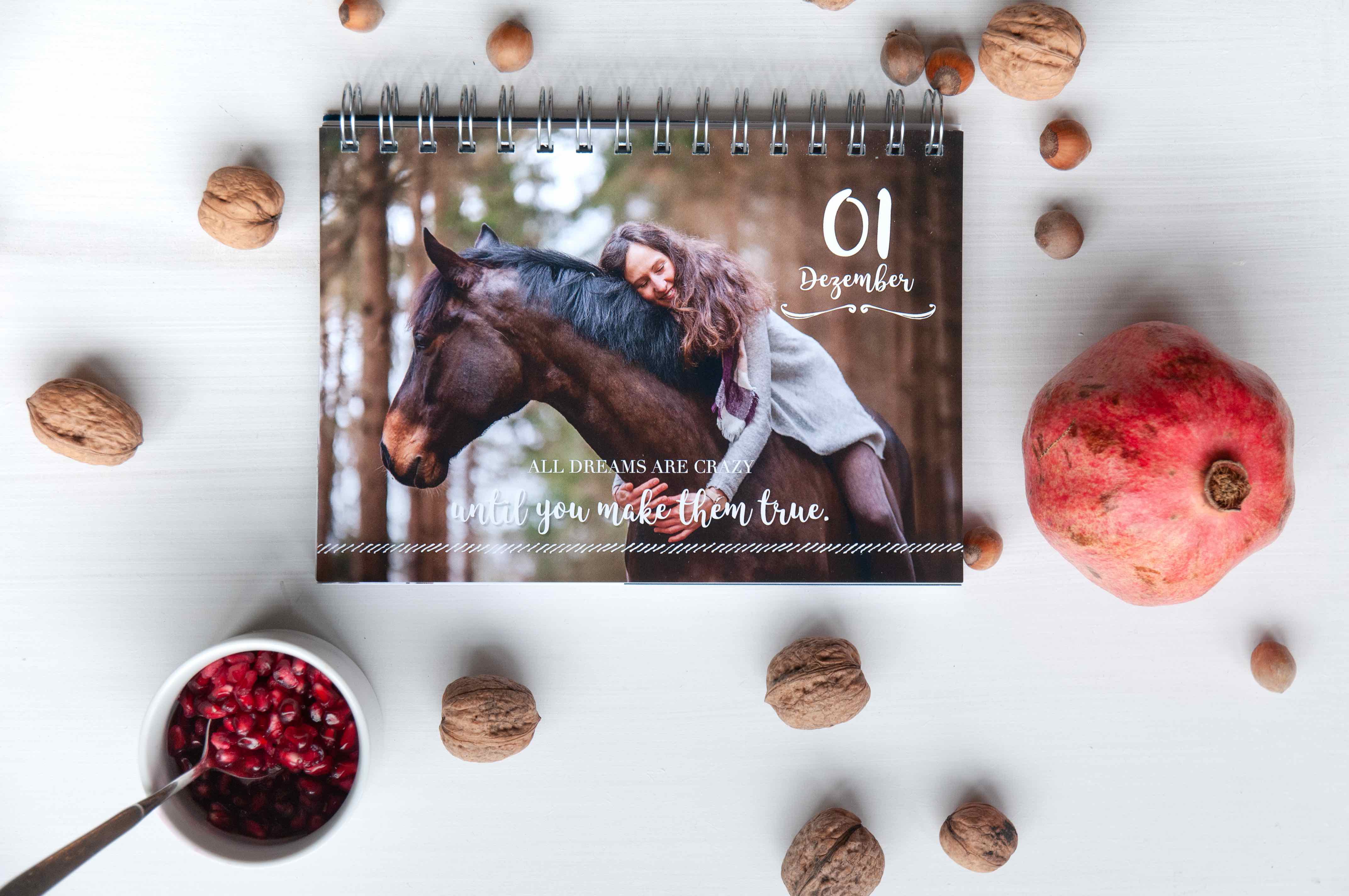 Lisa Röckener auf Valoo im Adventskalender für Pferdemenschen. Kalenderfoto: Julia Roßner. Foto: Klara Freitag